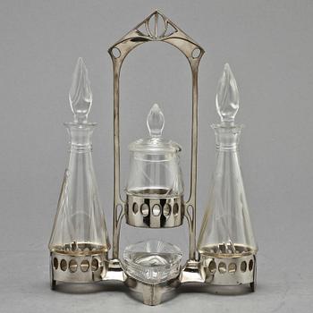 BORDSSURTOUT, vitmetall och glas, jugend, WMF, 1900-talets första kvartal.