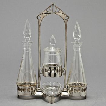 BORDSSURTOUT, vitmetall och glas, jugend, WMF, 1900-talets första kvartal.