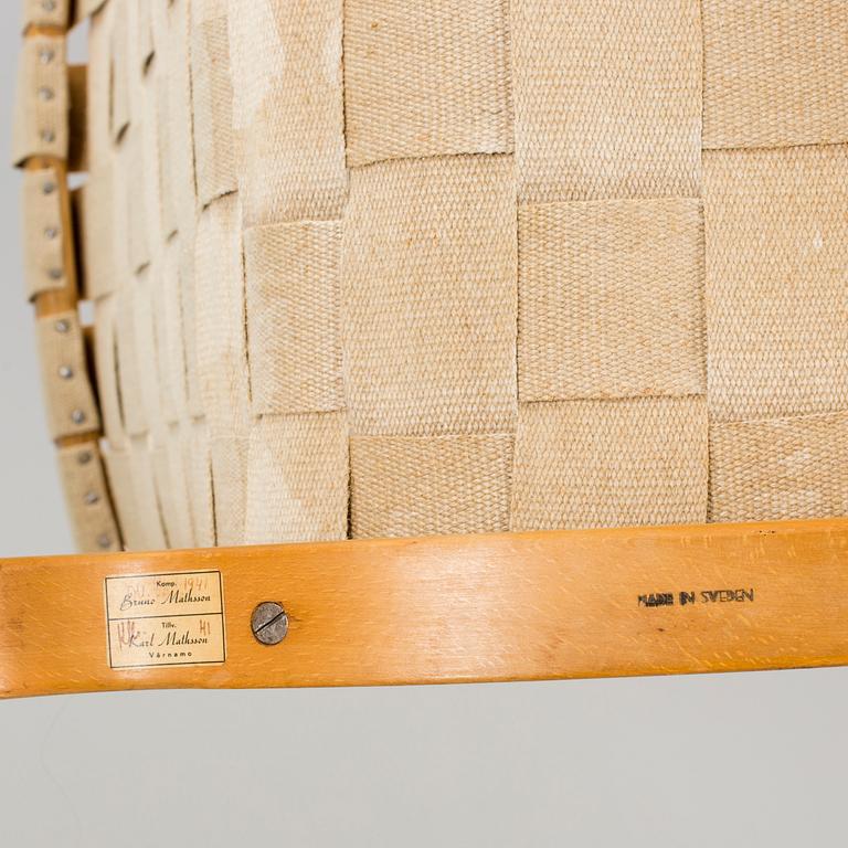 BRUNO MATHSSON, fåtölj "Eva", Brännmärkt och etikettmärkt, Karl Mathsson Värnamo.