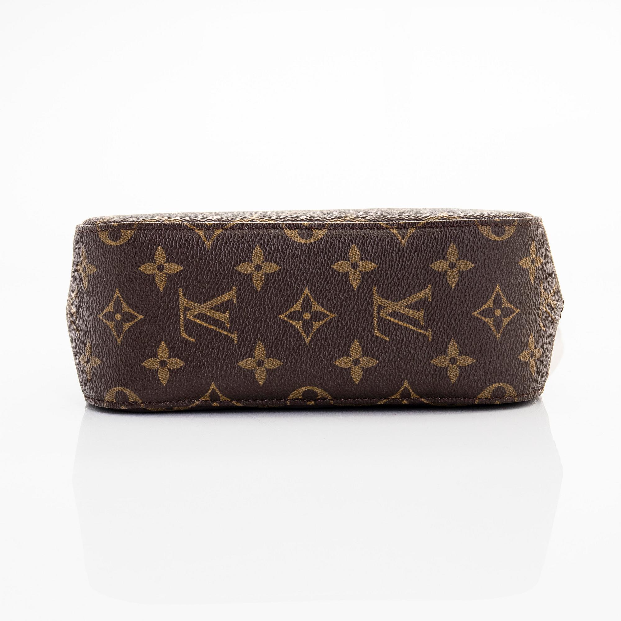 Louis Vuitton, a Monogram Canvas 'Spontini' bag.