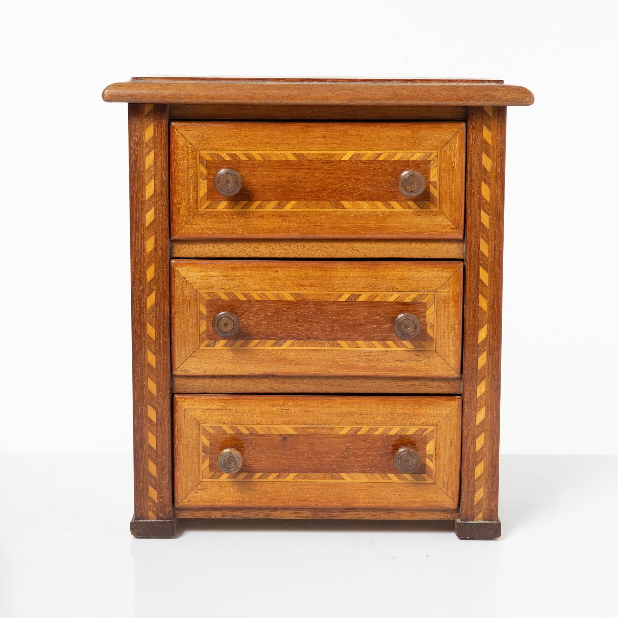 Miniatyrbyrå, 1900-talets början.