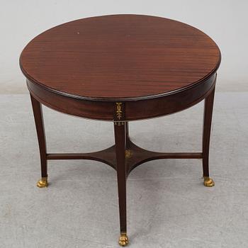 SALONGSBORD SAMT LAMPBORD, ett par, Sengustaviansk stil, tidigt 1900-tal.