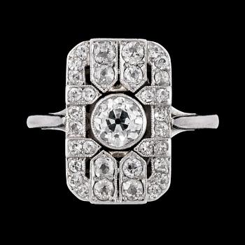 1036. RING, gammalslipade diamanter, tot. ca 3.25 ct, varav mittsten ca 1.25 ct. Art Deco, ca 1930-tal.