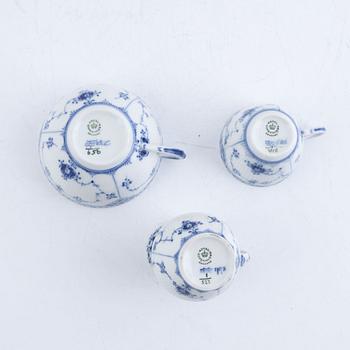 Royal Copenhagen, coffee and tea service, porcelain, "Musselmalet", half-lace, 38 pieces. Denmark.