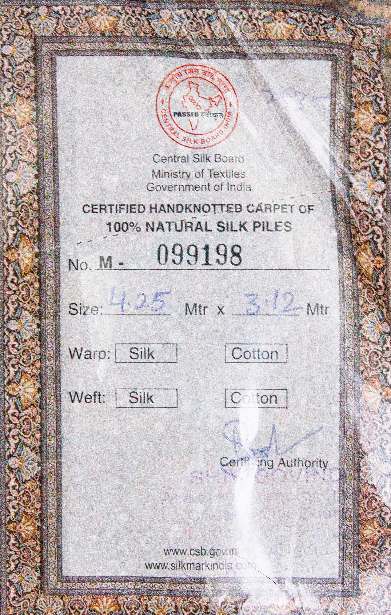 Matta, Kashmir, silkkiä, noin 312 x 425 cm.