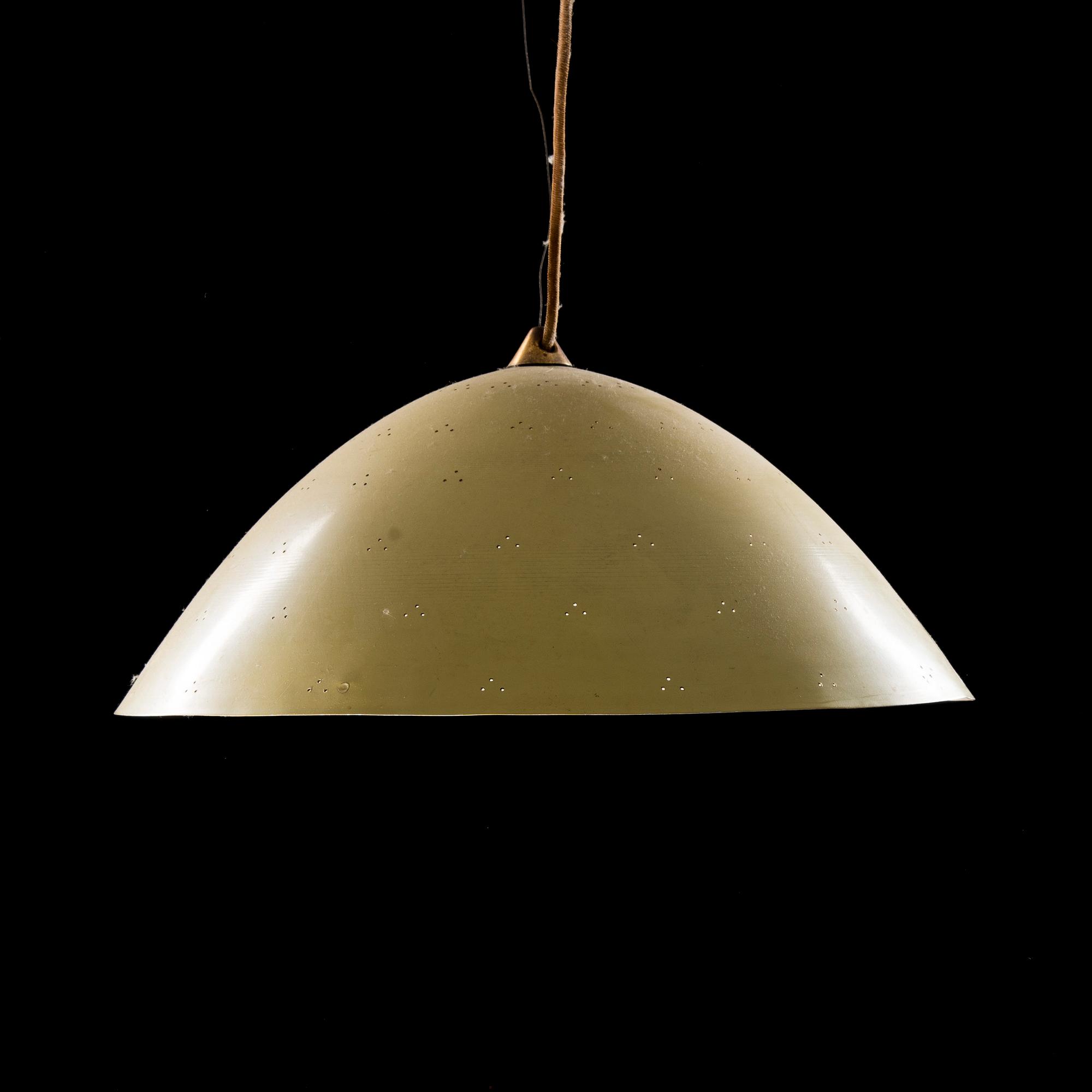 TAKLAMPA, modell A 1981 R, Idman, 1900-talets första hälft.