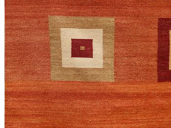 A flat weave carpet, approximately 270 x 174 cm.