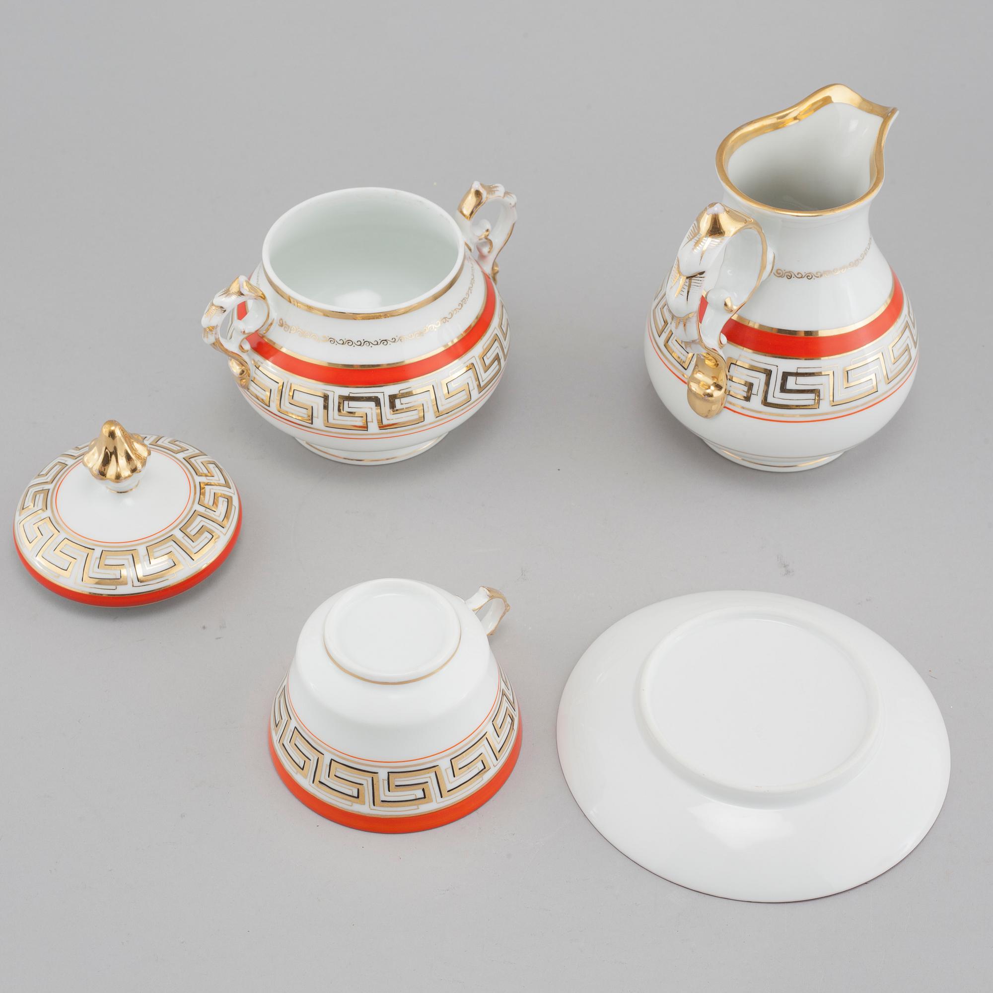 Eleven pieces of porcelain tabel ware, by Fischer and Mieg, second half of the 19th cenutry.
