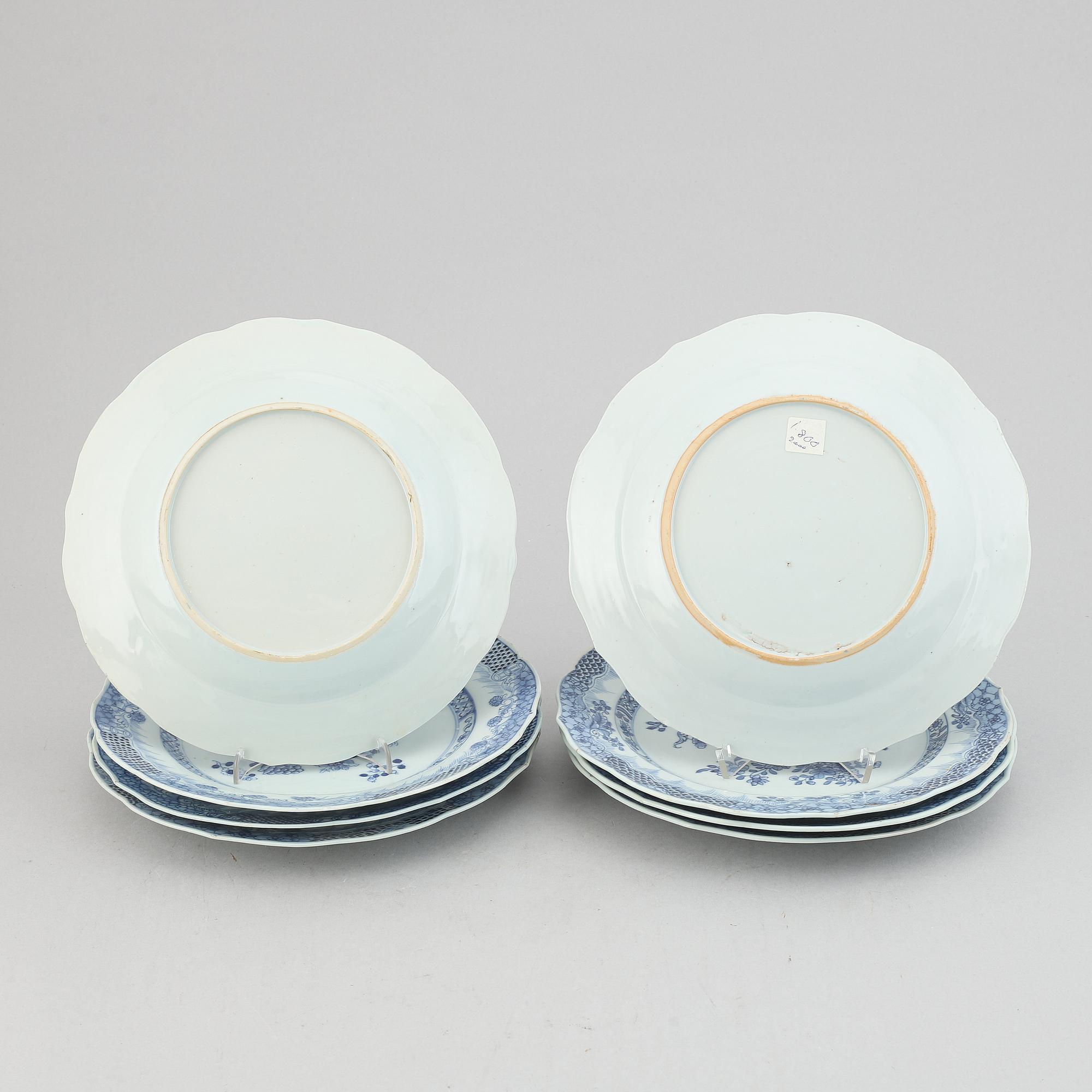 A group of eight blue and white dinner plates, Qing dynasty, Qianlong (1736-95).
