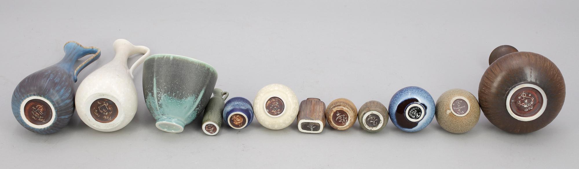 VASER samt SKÅL, 12 delar, stengods, bla Gunnar Nylund, Rörstrand, 1900-tal.