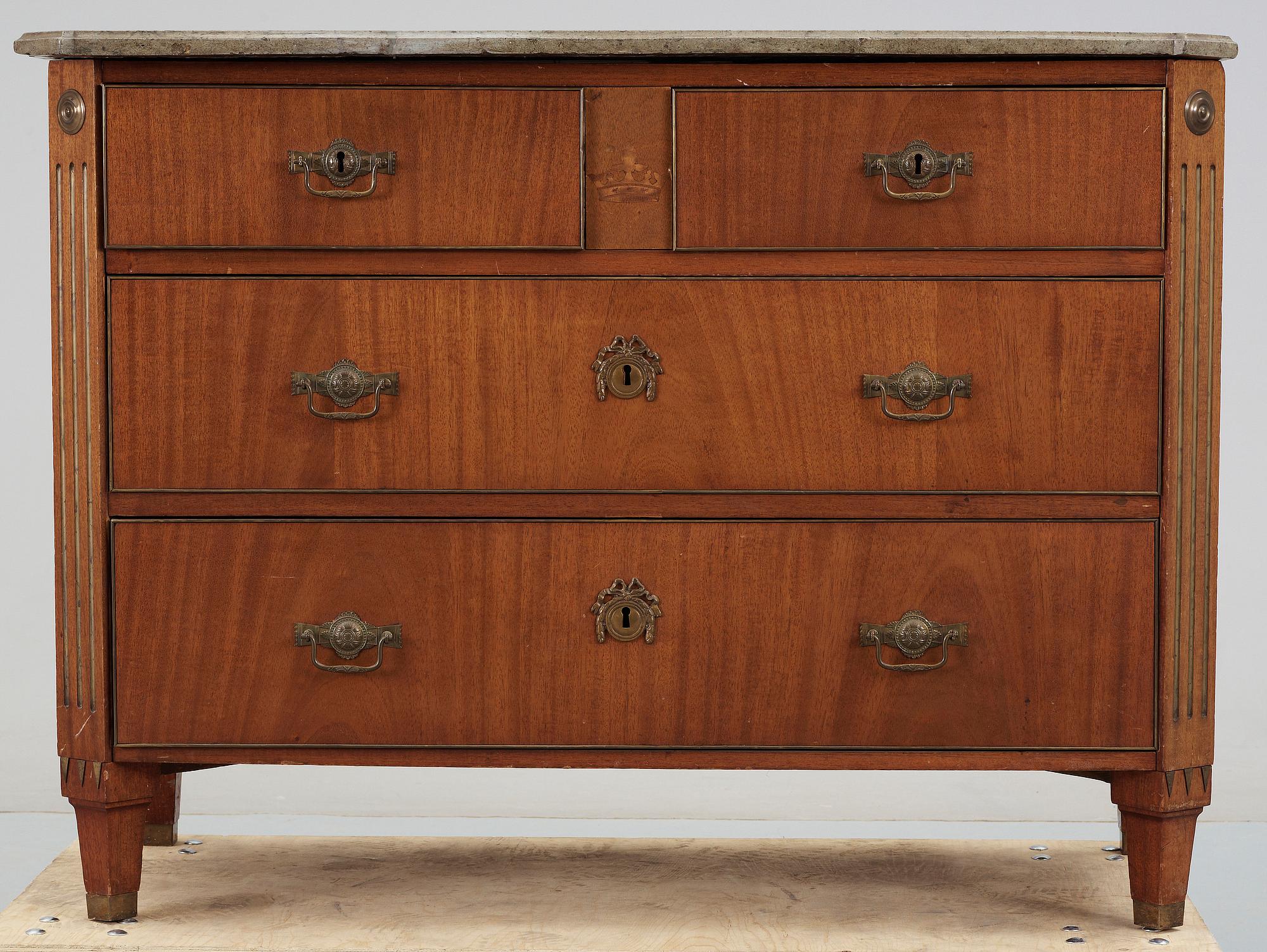 BYRÅ, sengustaviansk, 1700-talets slut.