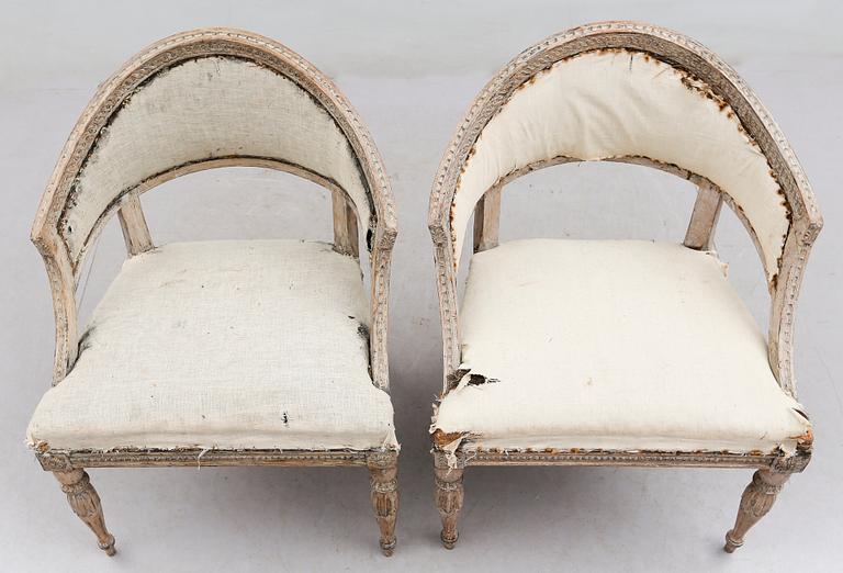 KARMSTOLAR, 2 st, sengustaviansk resp. sengustaviansk stil.