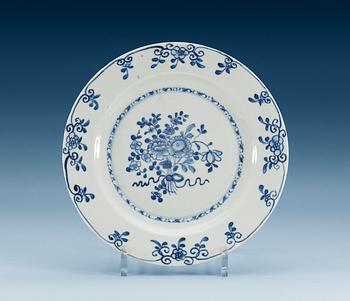1752. A set of 22 blue and white dinner plates, Qing dynasty, Qianlong (1736-95).