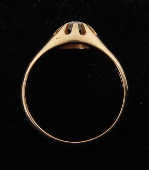 RING, 18 K guld med briljantslipad diamant ca 0,10ct.