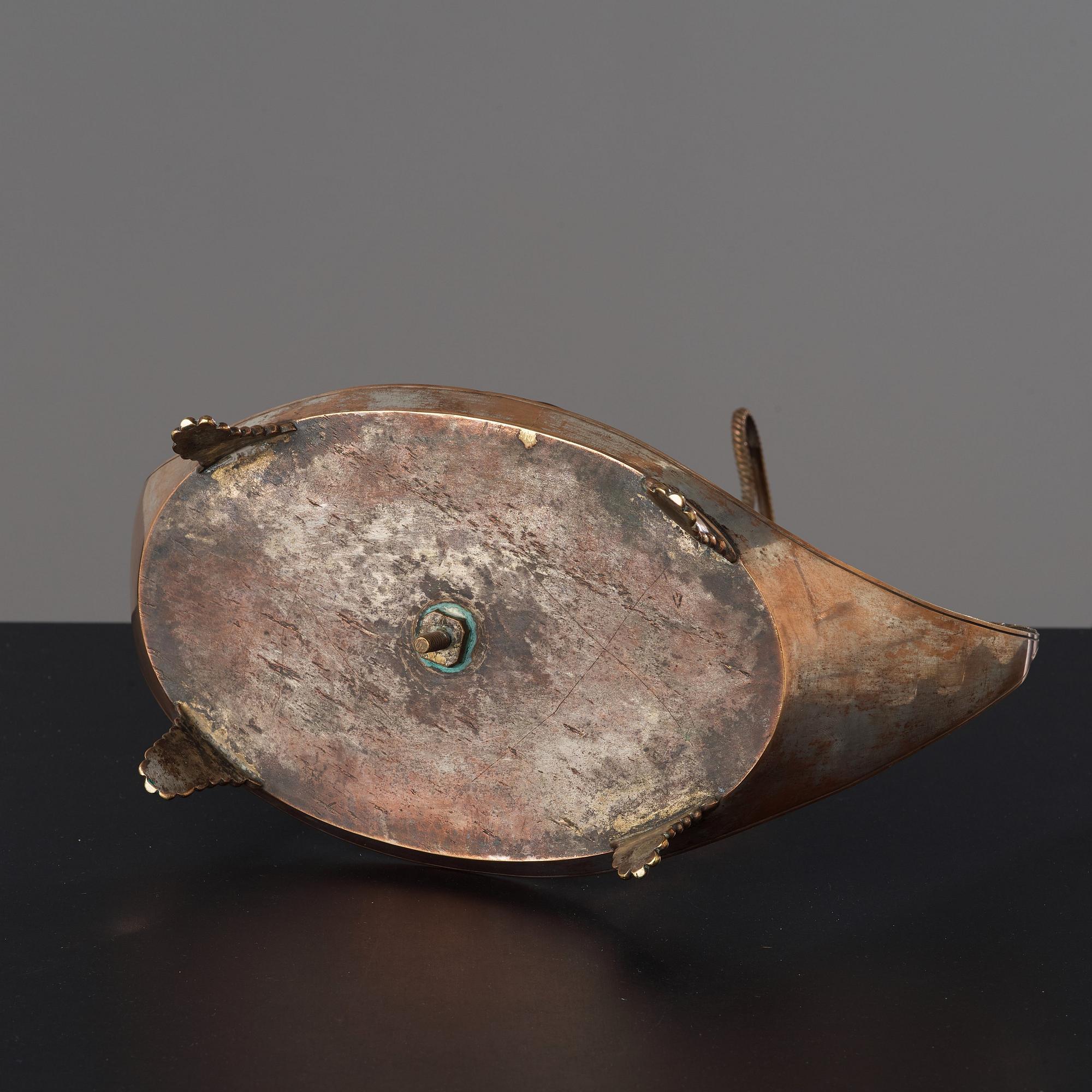 BORDSSURTOUT, sengustaviansk, 1800-talets början.