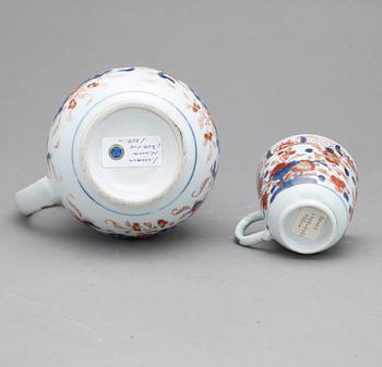 KANNA SAMT KOPP. Porslin, Kina, Qing dynastin. Qianlong (1736-95).
