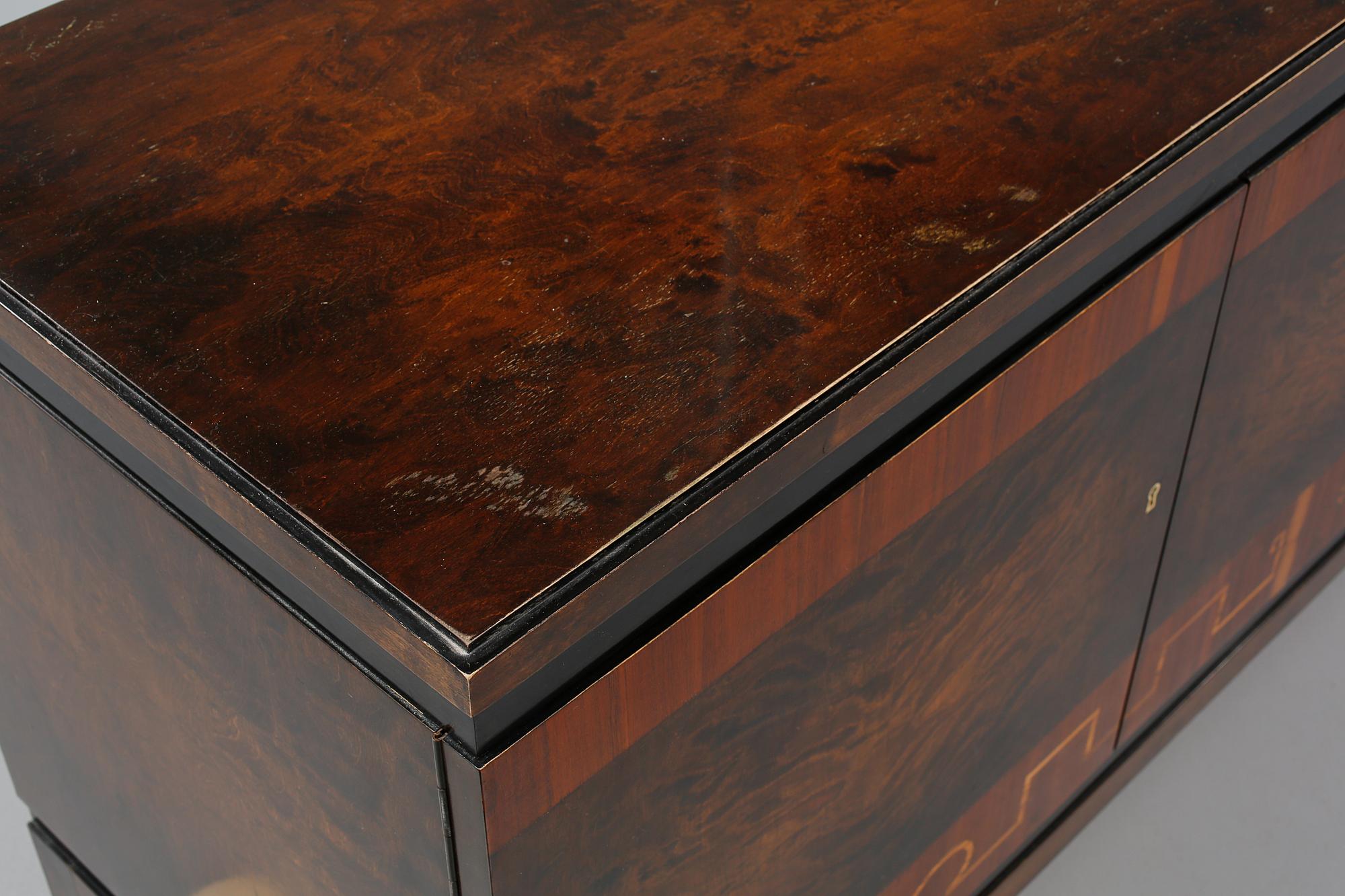 SIDEBOARD, 1900-talets andra kvartal.