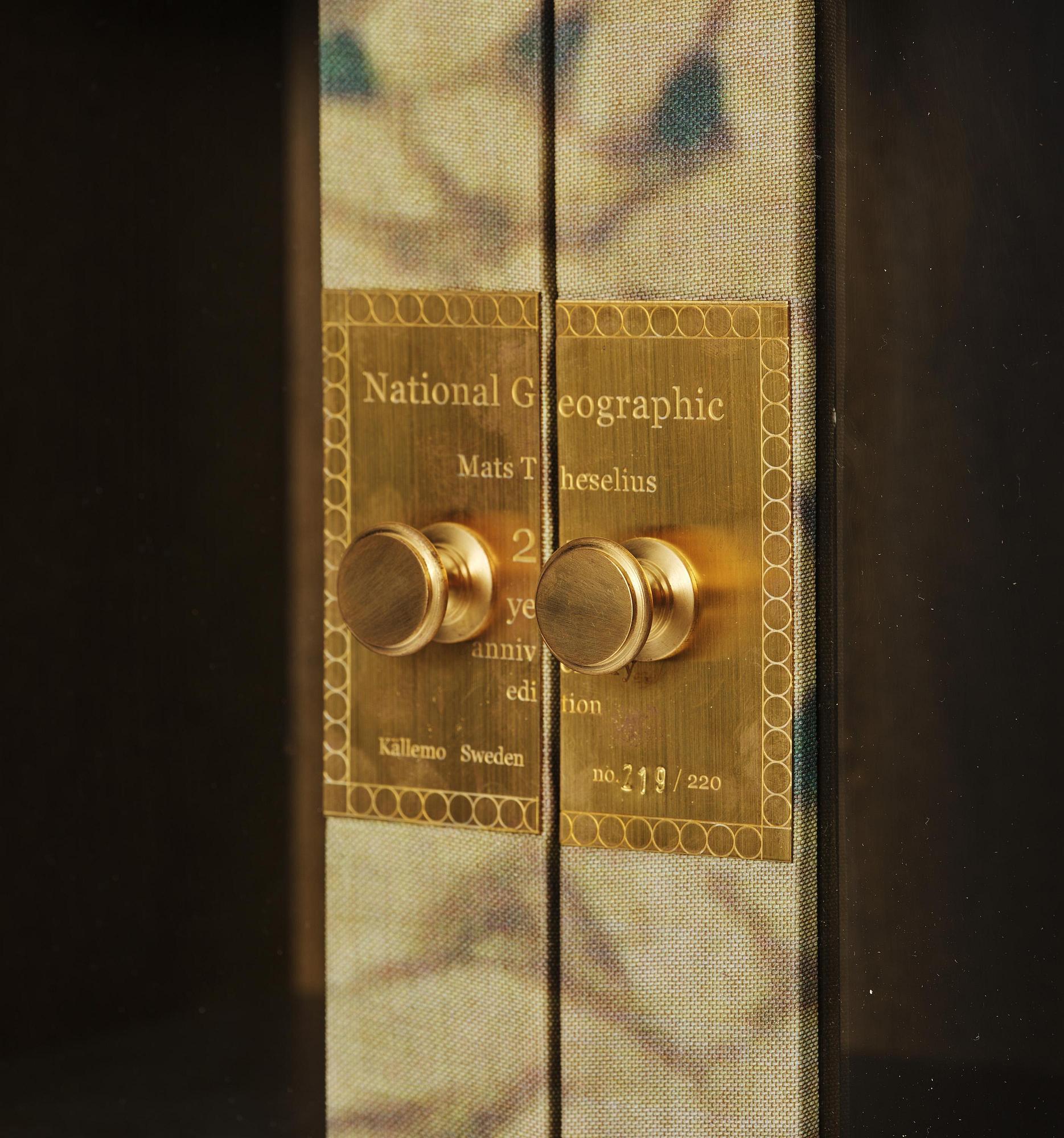 Mats Theselius, skåp, "National Geographic 25th Anniversary Edition", ed. 219/220, Källemo, Värnamo, efter 2016.