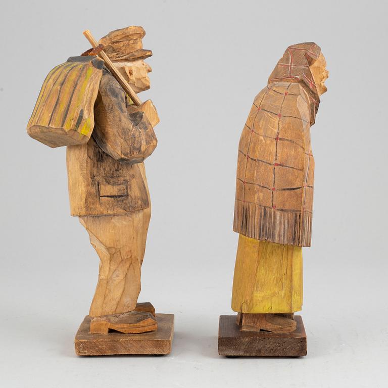 Emil Janel, sculptures. A pair. Signed. Wood, height 26 cm and 24.5 cm.