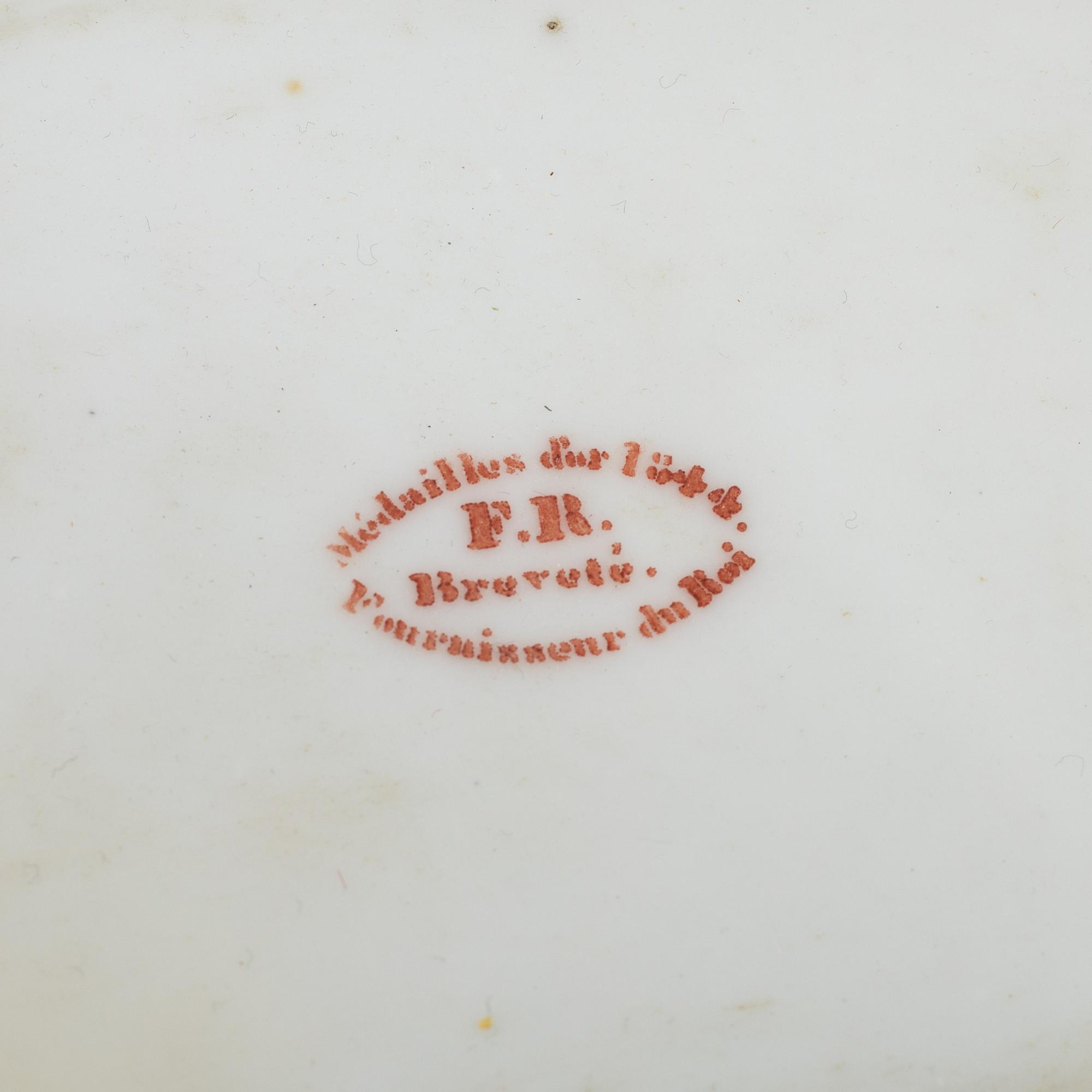 Bordsgarnityr, 3 delar, porslin, Frankrike, 1800-talets mitt/andra hälft.