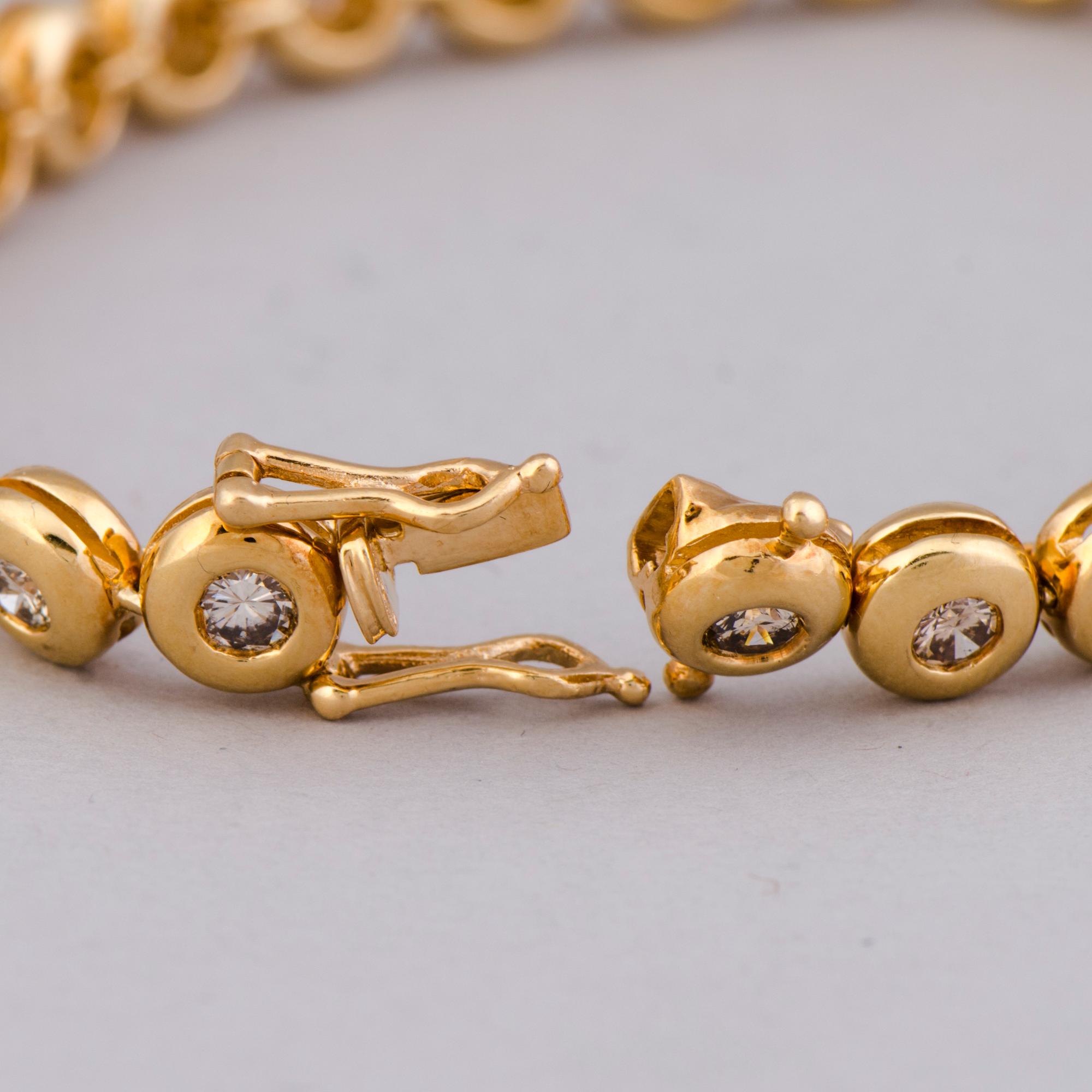 A BRACELET, brilliant cut diamonds, 14K gold.
