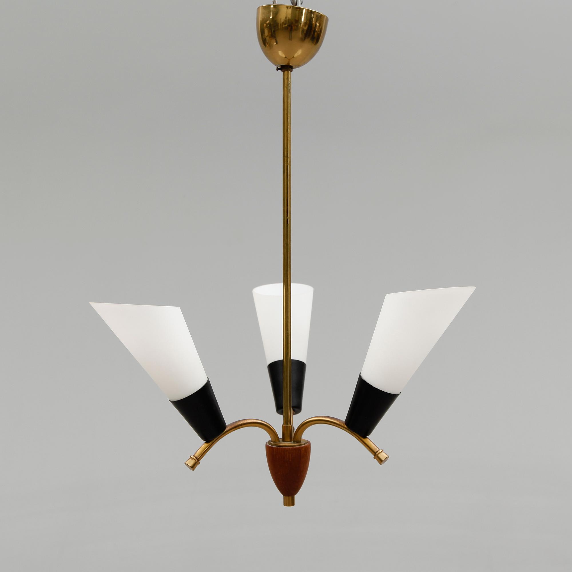 TAKLAMPA, 1900-talets mitt. Höjd 55 cm.