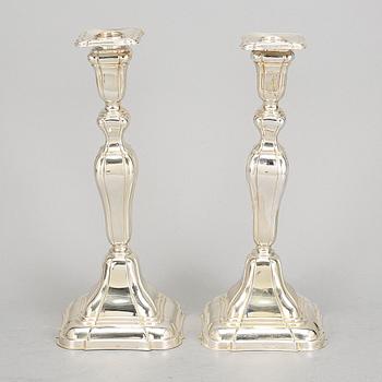 LJUSSTAKAR, ett par, barockstil, sterlingsilver, Tyskland, 1900-tal.