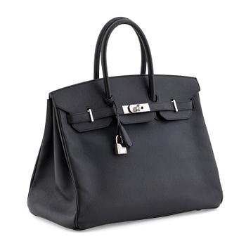 431. HERMÈS, a epsom black handbag, "Birkin 35".