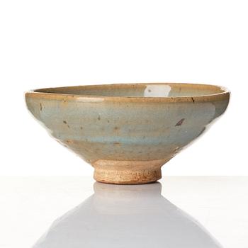 A jun glazed bowl, Yuan/Ming dynasty.