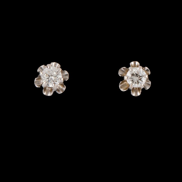 ÖRHÄNGEN, ett par, 18k vitguld med briljantslipade diamanter, totalt ca 0.12 ct, Karana, Helsingborg. Vikt 0,5 g.