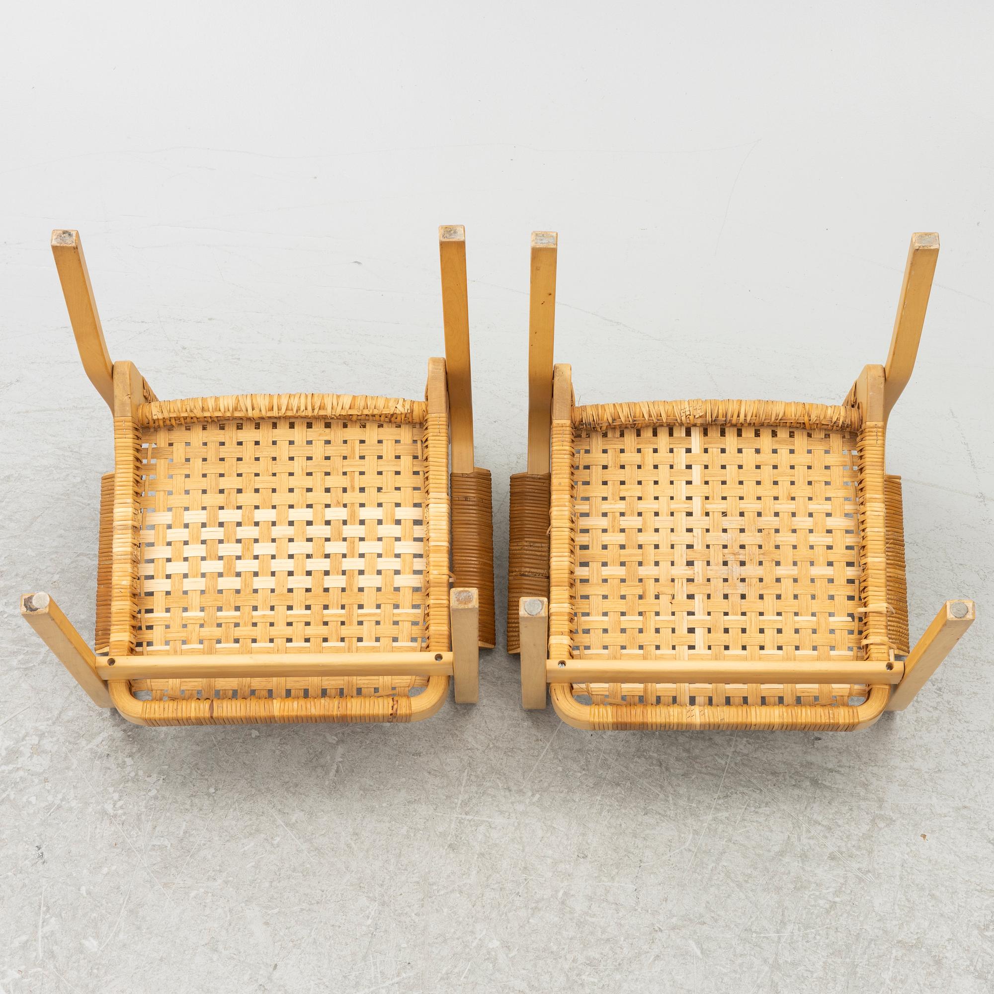 Alvar Aalto, Karmstolar, ett par, modell 45, Artek, Finland.