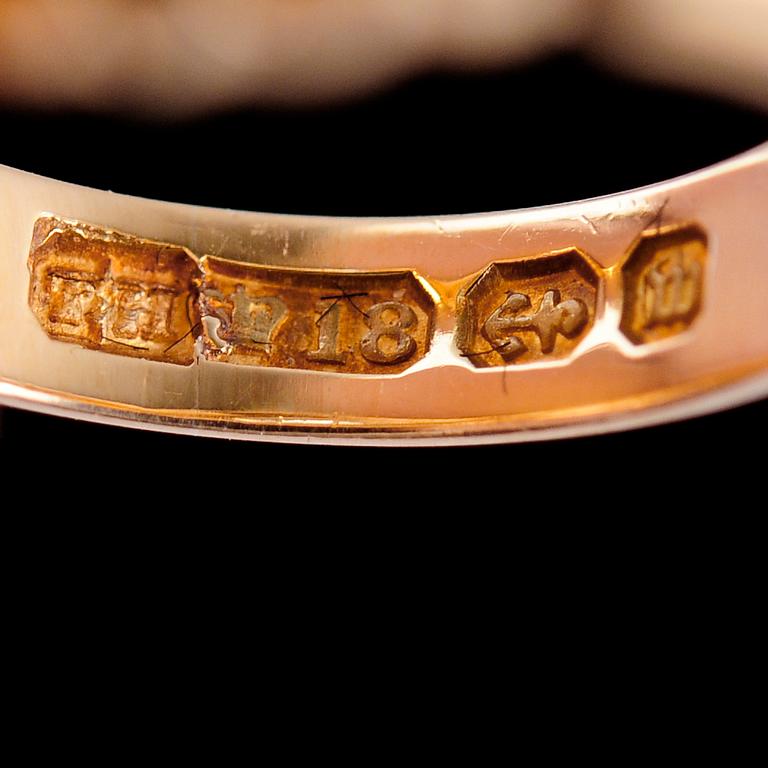 RING, 18 k guld, med briljant ca 0.65 ct. Vikt med sten ca 6 g.