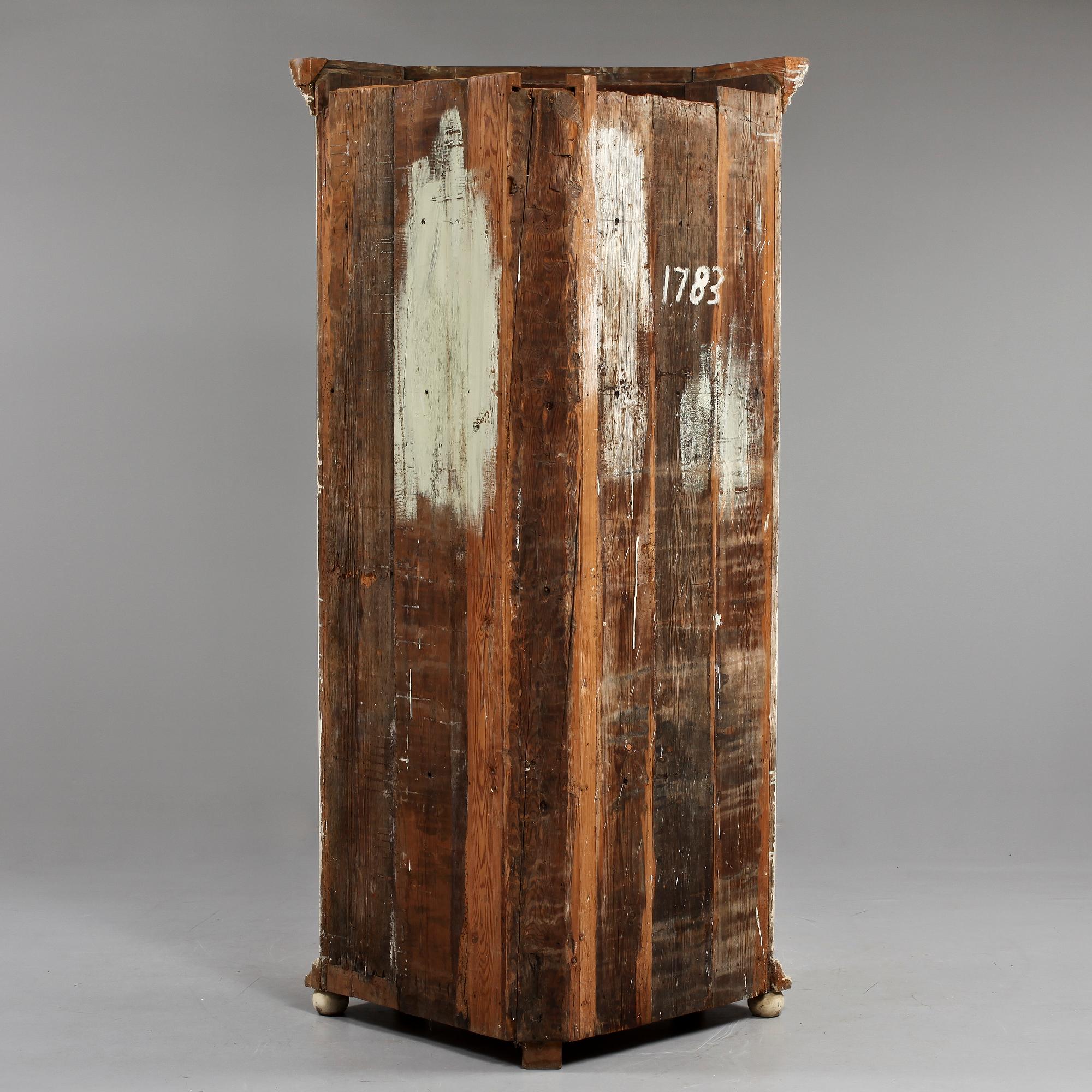 HÖRNSKÅP, 1700/1800-tal.