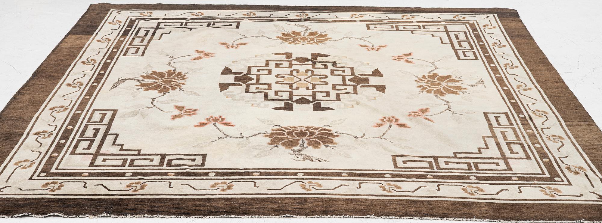 Matta, Peking, antik/semiantik ca 235 x 242 cm.