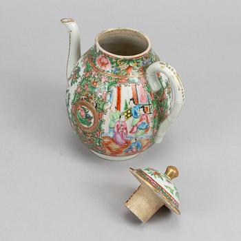 A set of 3 famille rose Canton tea pots and a suger bowl, Qing dynasty, late 19th Century.