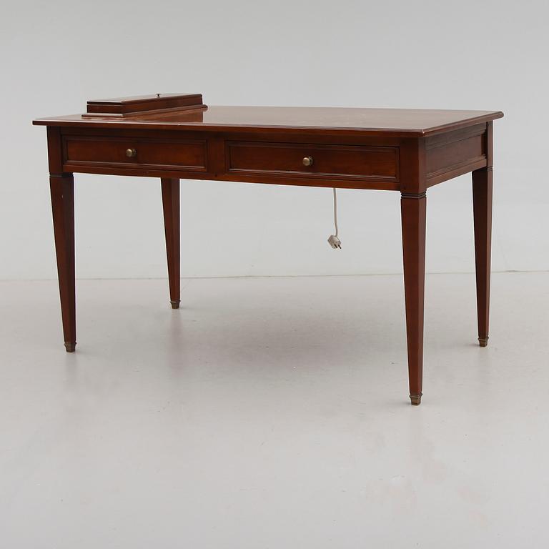 SKRIVBORD, gustaviansk stil, 1900-talets andra hälft.