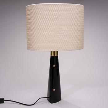 LAMPFOT, Lisa Johansson-Pape, Orno 1900-talets mitt.