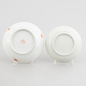 A Chinese famille rose porcelain sauce boat and five dishes, Qing dynasty, 18th and 19th century.