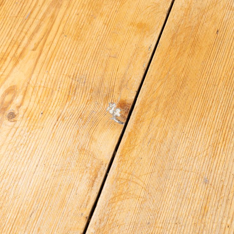 A pine gate-leg table, first part of the 19th century,