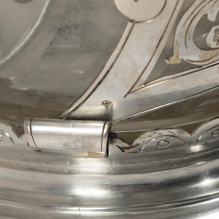 Decanter/wine jug in glass, with mount, possibly silver, early 20th century.