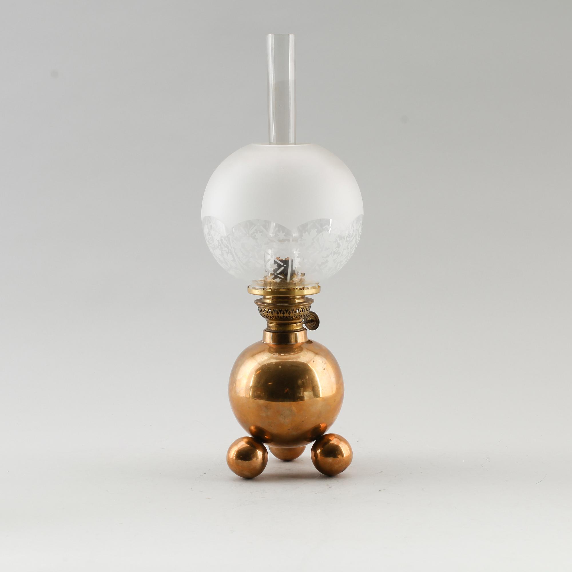 BORDSFOTOGENLAMPA, mässing, Gusum Bruk, 1900-talets första hälft.