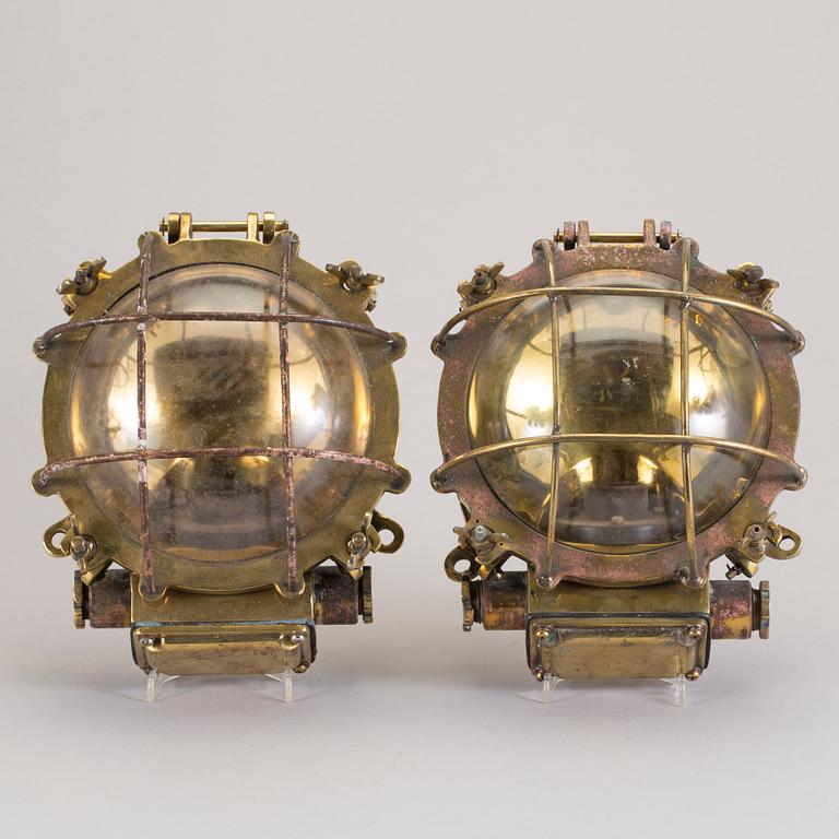 FARTYGSLAMPOR/MÄSSBELYSNING, 2 stycken, 1900-talets mitt.