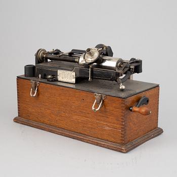 A 'Edison Home phonograph" from Edison, Late 19th century.