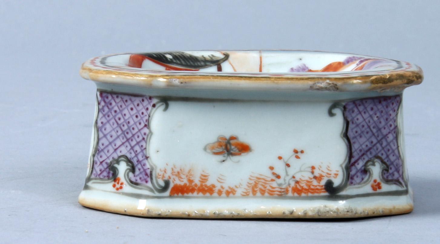 SALTKAR, porslin, Kina, 1700-tal.
