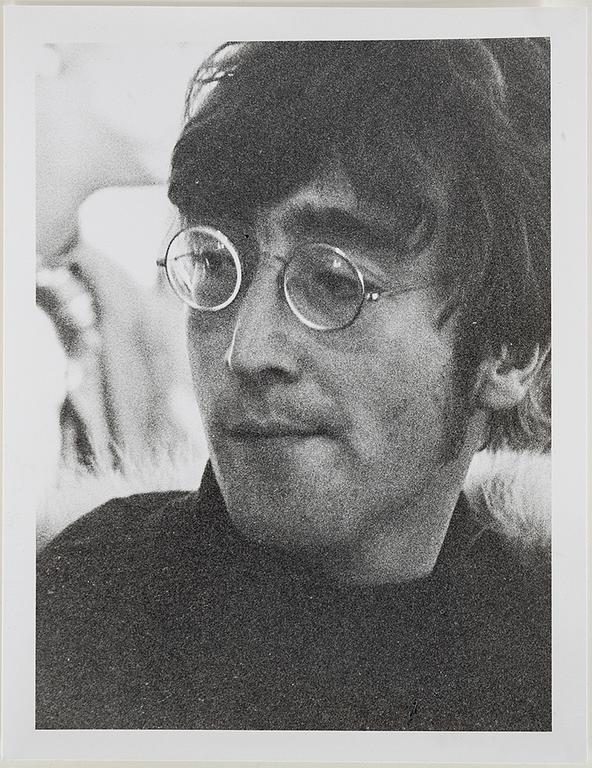 Hans Hammarskiöld, photograph of John Lennon signed on verso.
