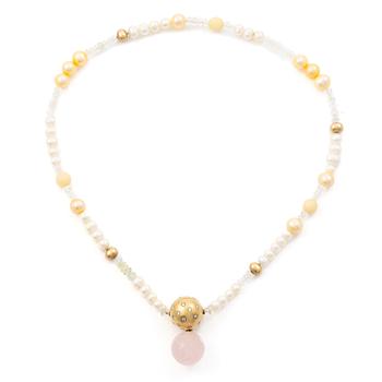 Ole Lynggard lås med hänge 18K guld med runda briljantslipade diamanter och rosa kvarts.