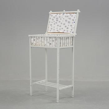 SYSKRIN PÅ BENSTÄLLNING, 1900-talets första hälft.