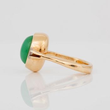 RING, Ole Lynggaard, med cabochonslipad krysopras samt briljantslipad diamant, ca 0.05ct.
