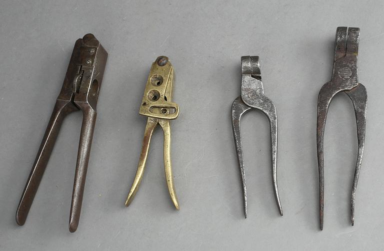 GJUTTÄNGER, 4 st, mässing/järn 1800-tal.