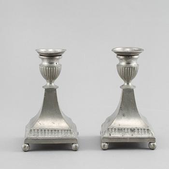 LJUSSTAKAR, ett par, tenn, Gustaf Adolf Bergman, Kristianstad, 1800-tal.